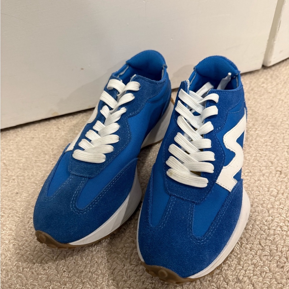 Women’s Steve Madden sneakers - Picture 3 of 4